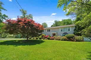 2 Rochambeau Dr, Hartsdale, NY 10530 - Photo 2