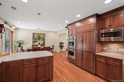 2 Rochambeau Drive, Hartsdale, NY 10530 - Photo 16