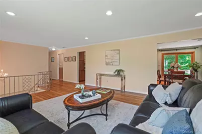 2 Rochambeau Drive, Hartsdale, NY 10530 - Photo 8