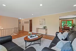 2 Rochambeau Dr, Hartsdale, NY 10530 - Photo 8