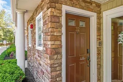 32 Della Drive, West Babylon, NY 11704 - Photo 2