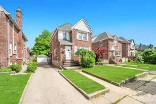 65 Bixley Heath, Lynbrook, NY 11563 - Photo 2