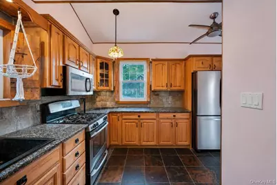 65 Bixley Heath, Lynbrook, NY 11563 - Photo 14