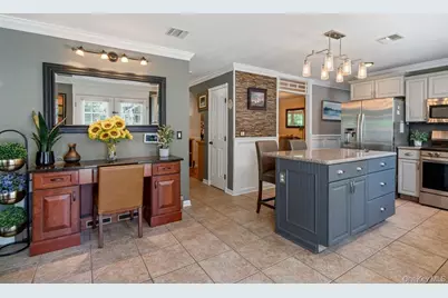 131 Jamaica Avenue, Medford, NY 11763 - Photo 12