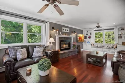 131 Jamaica Avenue, Medford, NY 11763 - Photo 10