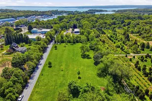 704 Hubbard Ave, Aquebogue, NY 11901 - Photo 12