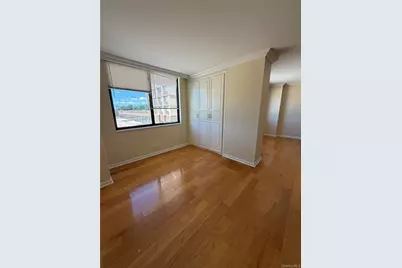 27110 Grand Central Parkway #1U, Floral Park, NY 11005 - Photo 10