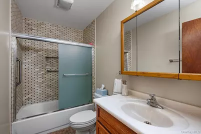 672 Windmill Avenue, West Babylon, NY 11704 - Photo 18