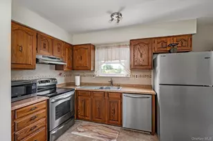 672 Windmill Ave, West Babylon, NY 11704 - Photo 16