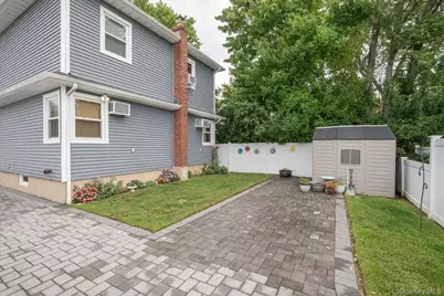 672 Windmill Avenue, West Babylon, NY 11704 - Photo 32