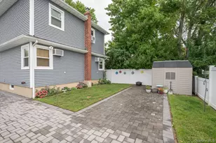 672 Windmill Ave, West Babylon, NY 11704 - Photo 32