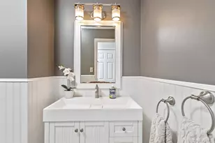 27 Winslow Ln, Smithtown, NY 11787 - Photo 12