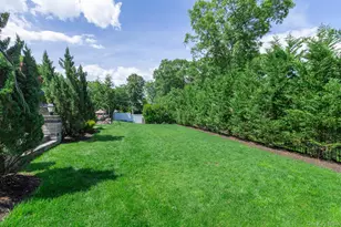 27 Winslow Ln, Smithtown, NY 11787 - Photo 40