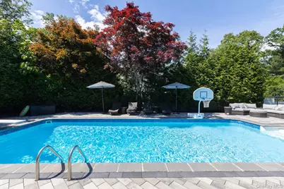 27 Winslow Lane, Smithtown, NY 11787 - Photo 32