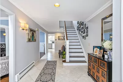 27 Winslow Lane, Smithtown, NY 11787 - Photo 4