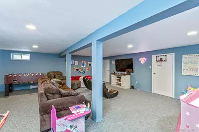 27 Winslow Lane, Smithtown, NY 11787 - Photo 26
