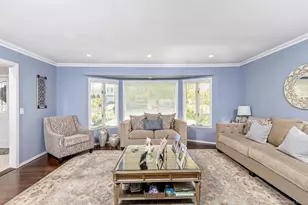 27 Winslow Ln, Smithtown, NY 11787 - Photo 8