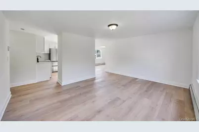 7 Sunrise Lane, Levittown, NY 11756 - Photo 16