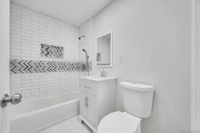 7 Sunrise Lane, Levittown, NY 11756 - Photo 8