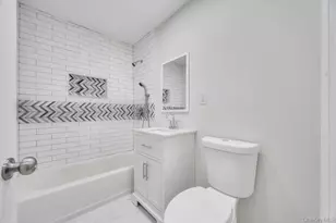 7 Sunrise Ln, Levittown, NY 11756 - Photo 8