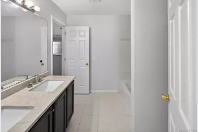 235 Kettles Lane, Medford, NY 11763 - Photo 24