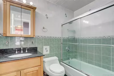 32 3rd Avenue, New Hyde Park, NY 11040 - Photo 20