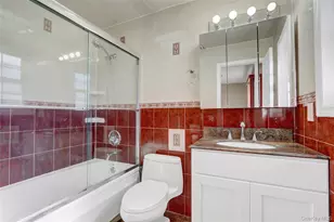 32 3rd Ave, New Hyde Park, NY 11040 - Photo 18
