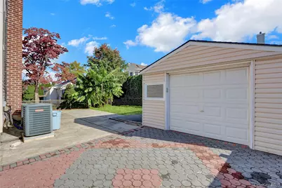 32 3rd Avenue, New Hyde Park, NY 11040 - Photo 4