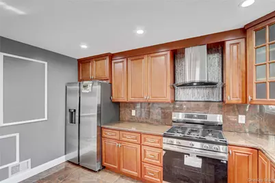 32 3rd Avenue, New Hyde Park, NY 11040 - Photo 12