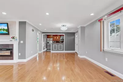 32 3rd Avenue, New Hyde Park, NY 11040 - Photo 10