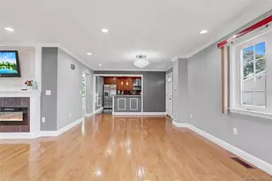 32 3rd Ave, New Hyde Park, NY 11040 - Photo 10