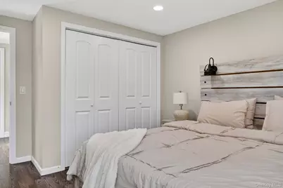99 Kuhl Avenue, Hicksville, NY 11801 - Photo 20