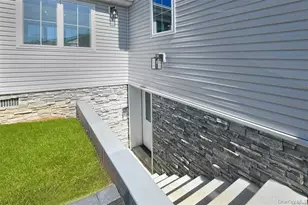 99 Kuhl Ave, Hicksville, NY 11801 - Photo 24