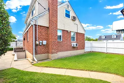 3 Ash Court, Hempstead, NY 11550 - Photo 22