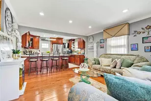 3 Ash Ct, Hempstead, NY 11550 - Photo 8