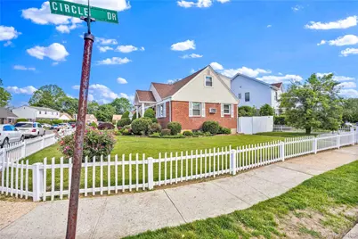 3 Ash Court, Hempstead, NY 11550 - Photo 2