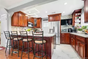 3 Ash Ct, Hempstead, NY 11550 - Photo 6