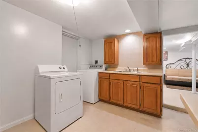 3 Ash Court, Hempstead, NY 11550 - Photo 16