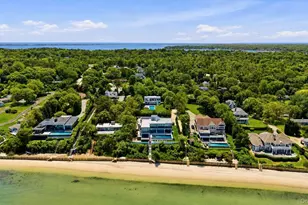 8 Old North Hwy, Hampton Bays, NY 11946 - Photo 2