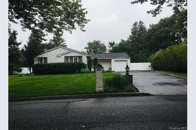 11 Darien Place, East Northport, NY 11731 - Photo 1