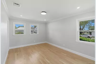 2934 Kinloch Road, Wantagh, NY 11793 - Photo 14