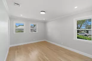 2934 Kinloch Rd, Wantagh, NY 11793 - Photo 14