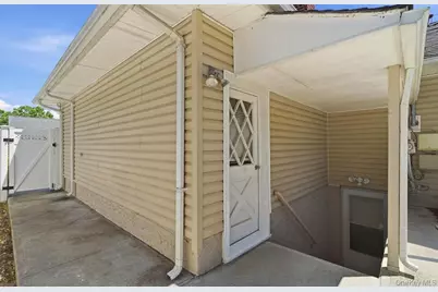 2934 Kinloch Road, Wantagh, NY 11793 - Photo 28