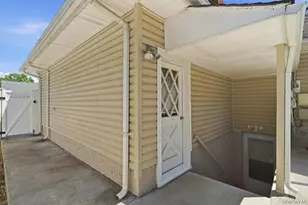 2934 Kinloch Rd, Wantagh, NY 11793 - Photo 28
