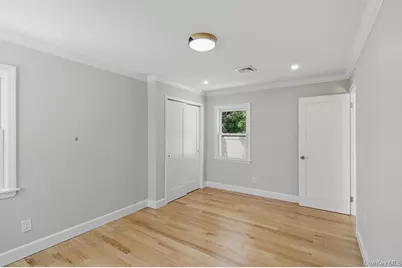 2934 Kinloch Road, Wantagh, NY 11793 - Photo 10