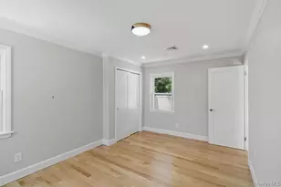 2934 Kinloch Rd, Wantagh, NY 11793 - Photo 10
