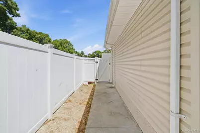 2934 Kinloch Road, Wantagh, NY 11793 - Photo 26