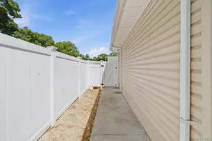 2934 Kinloch Rd, Wantagh, NY 11793 - Photo 26