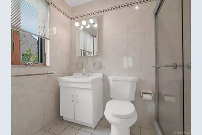 215 Middle Neck Road #3A - BUILDING 8, Great Neck, NY 11021 - Photo 20