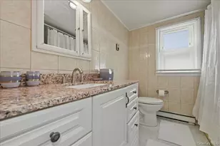 51 Hickory Rd, Port Washington, NY 11050 - Photo 10
